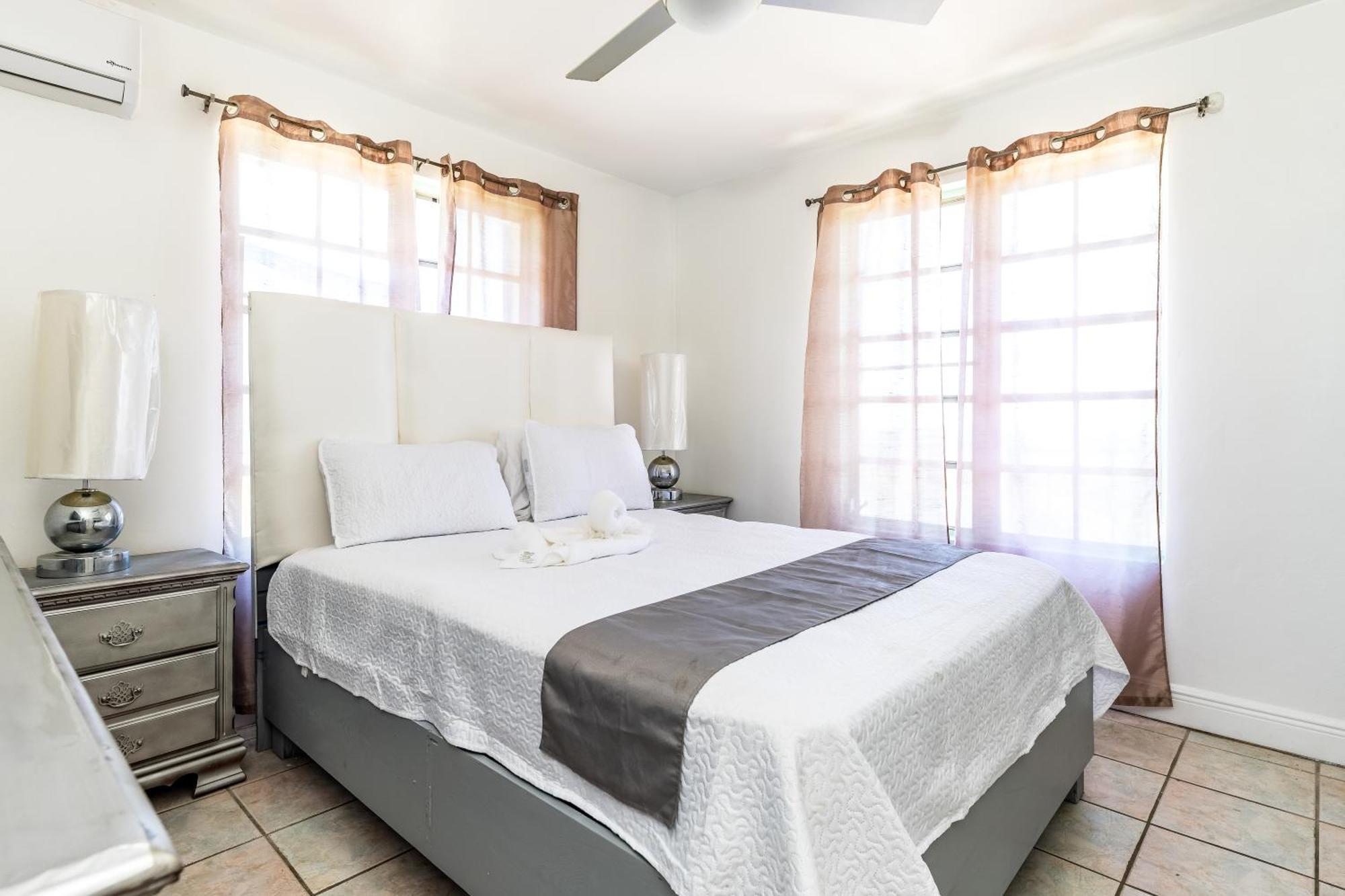 Waterside Home, Shaded Whirlpool Spa, Outdoor Dining, Smart Tv, Amazon Prime Five Cays Settlement Exteriör bild